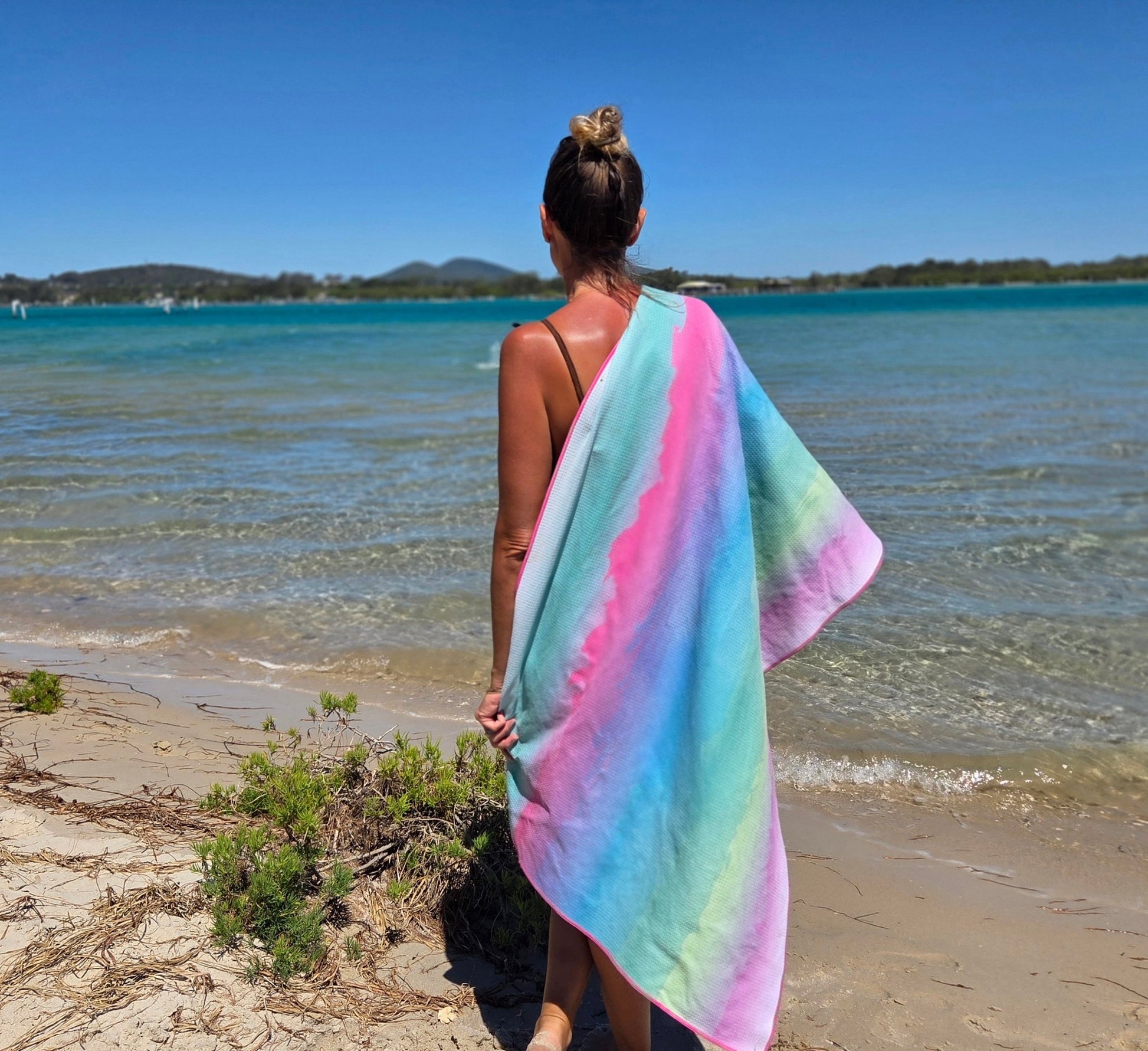 Bubblegum Kids Swim Towel – sand-free, quick-dry, lightweight towel matching Swim Parkas for pool, beach, and swim lessons