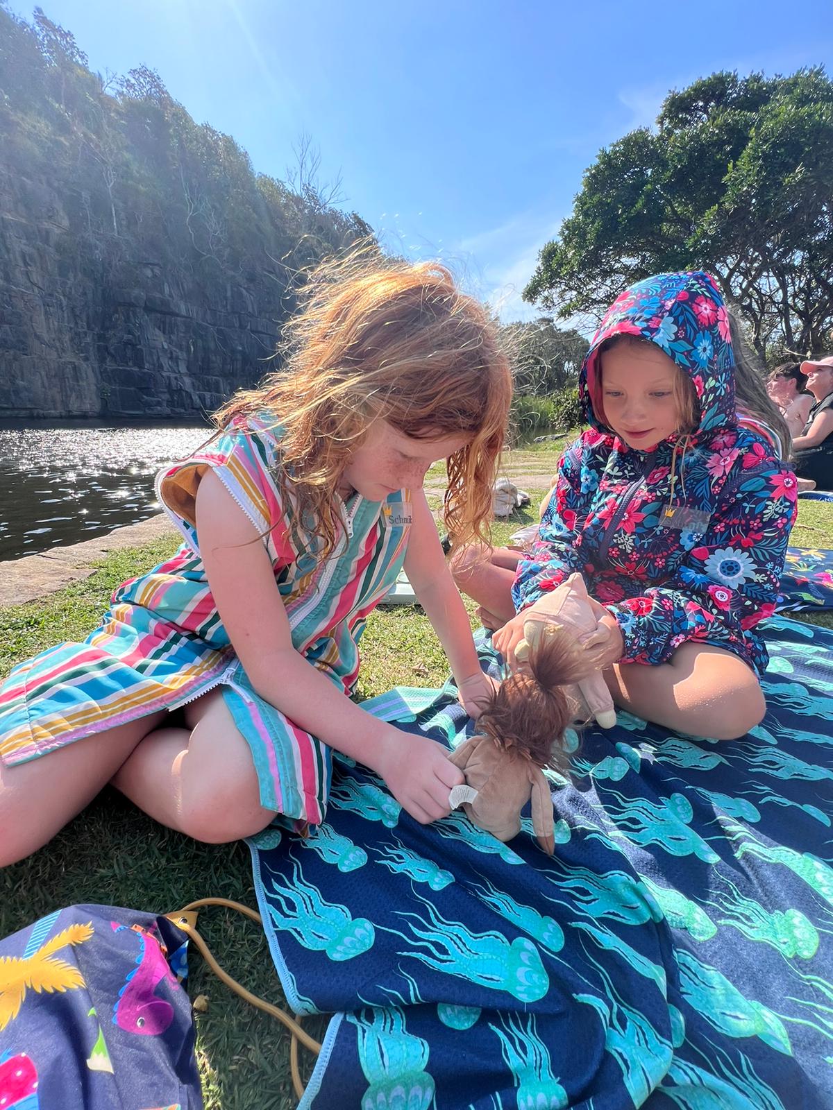 Jellyfish Print Sand Free Towel - Schmik Swim Parkas